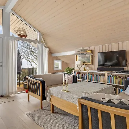 Gro - 250m From The Sea By Interhome
