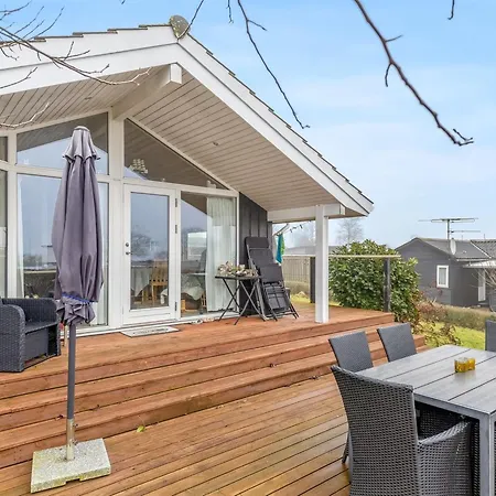 Gro - 250m From The Sea By Interhome